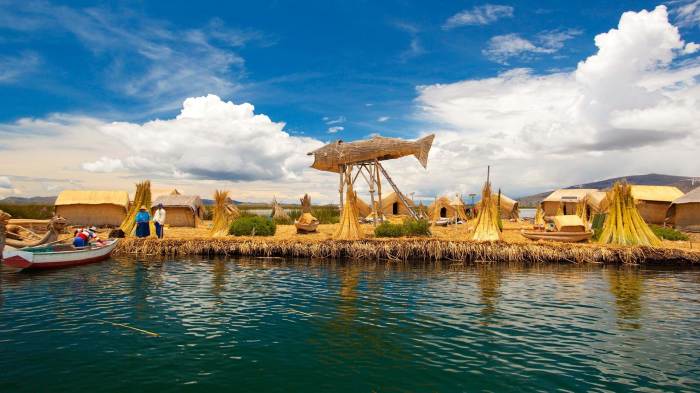 Uros peru floating islands magical mysterious alamy